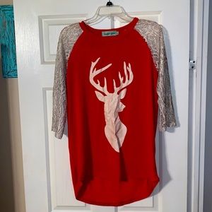 Laced sleeve reindeer quarter length sleeve top